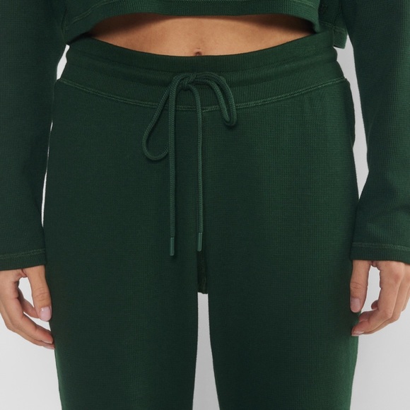 Aritzia Sunday Best Baby Waffle Pant in S, Scarab - Picture 8 of 8